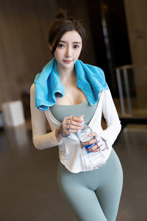 年轻的小姨