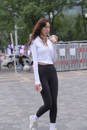 胸大美女日本视频